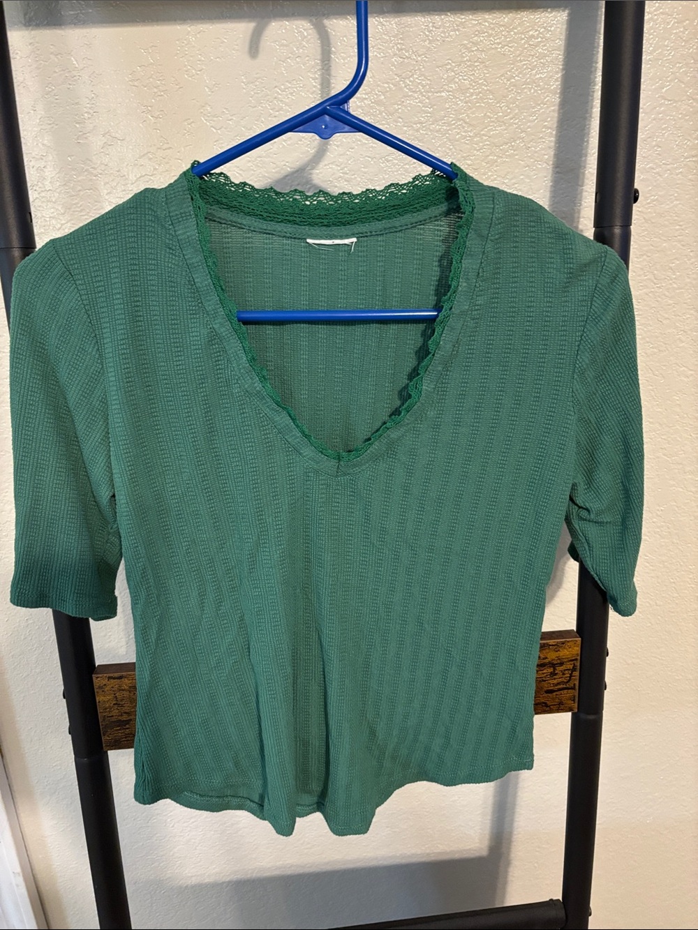 Women's Green V-Neck Short Sleeve Top